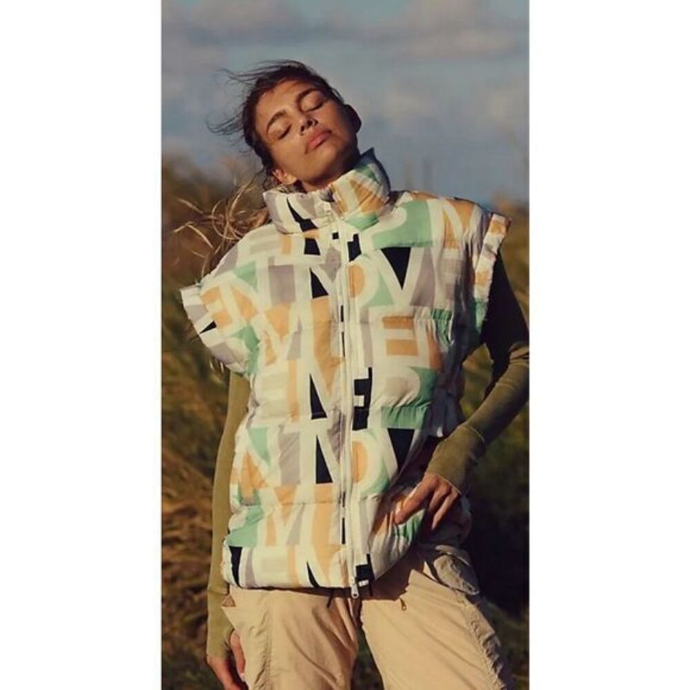 Free People Logo In A Bubble Printed Puffer Vest Size M Medium